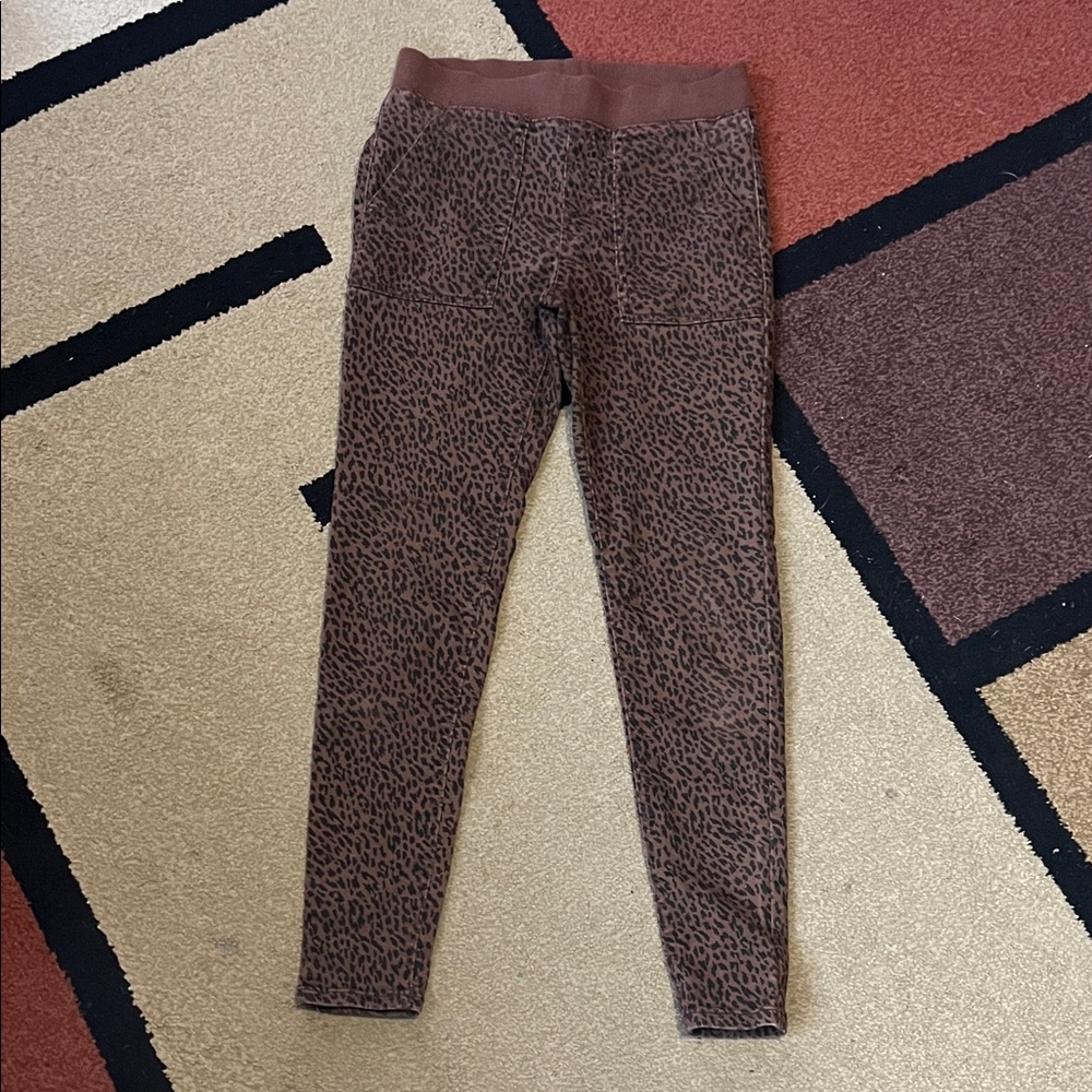 🐆🖤Leopard patterned pants / women’s size Small ( 3-5 )